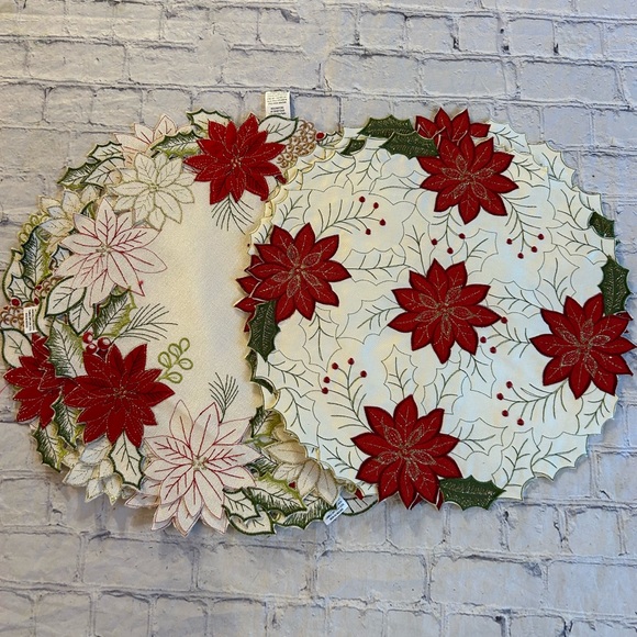 CHRISTMAS HOLLY WHITE RED GREEN & METALLIC GOLD (8) PLACEMATS POLYESTER - Picture 5 of 11